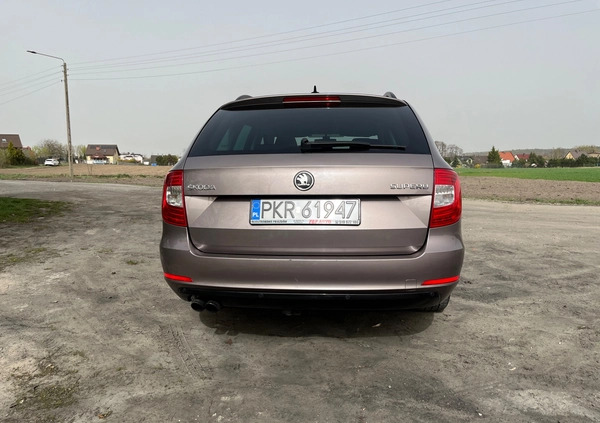 Skoda Superb cena 40000 przebieg: 283000, rok produkcji 2014 z Zduny małe 352